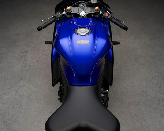 Quadro leve ajustado à rigidez do chassis