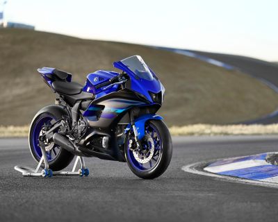 2024-Yamaha-YZF700R7-EU-Icon_Blue-Static-001-03